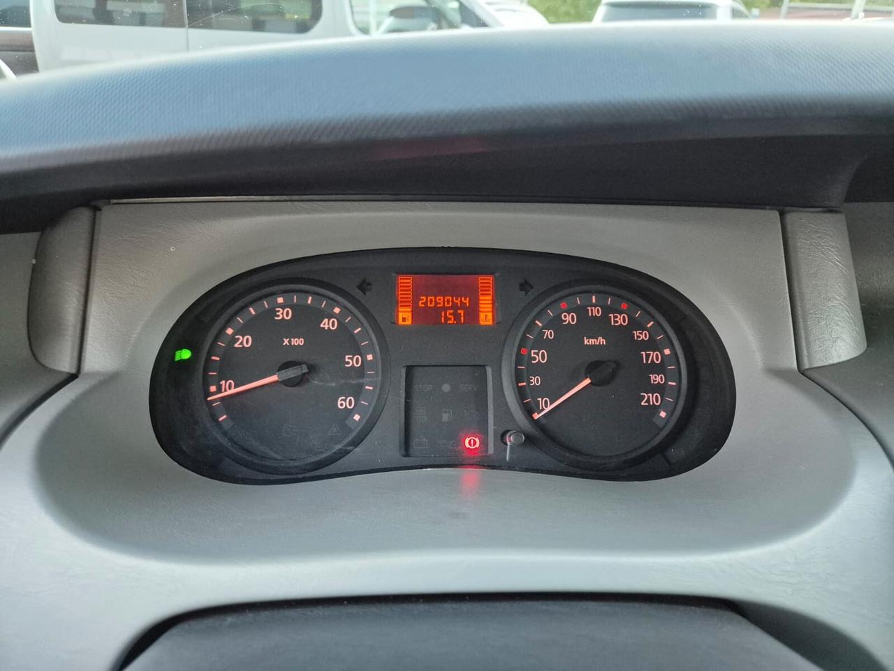 RENAULT TRAFIC 8 POSTI VERGLAST
