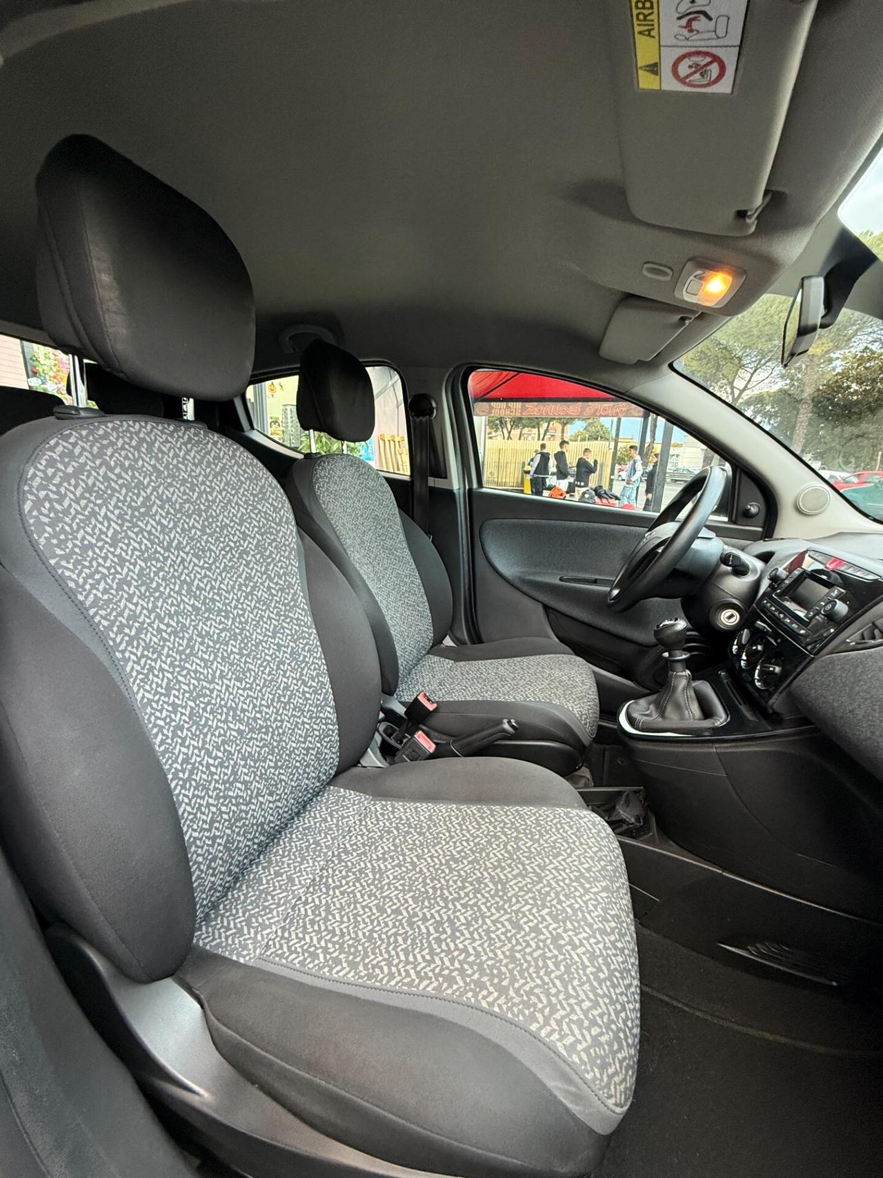 Lancia Ypsilon 1.2 69 CV 5 porte GPL Ecochic Gold