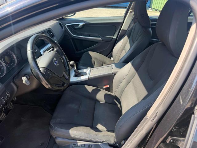 VOLVO V60 D2 1.6 Summum senza nessun lavoro da fare