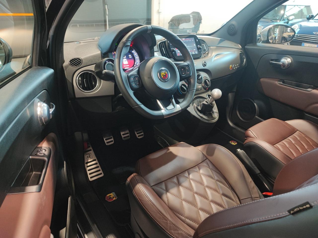 Abarth 595 1.4 T-Jet 165CV • Cerchi 17’’ • Scarico sportivo • Fari Bi-Xeno