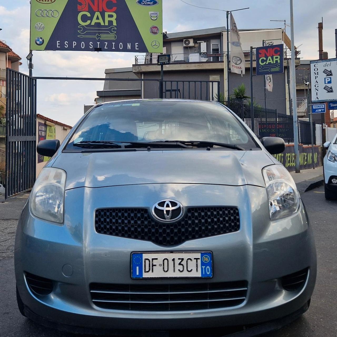 Toyota Yaris 1.4 D-4D 5 porte Sol automatica