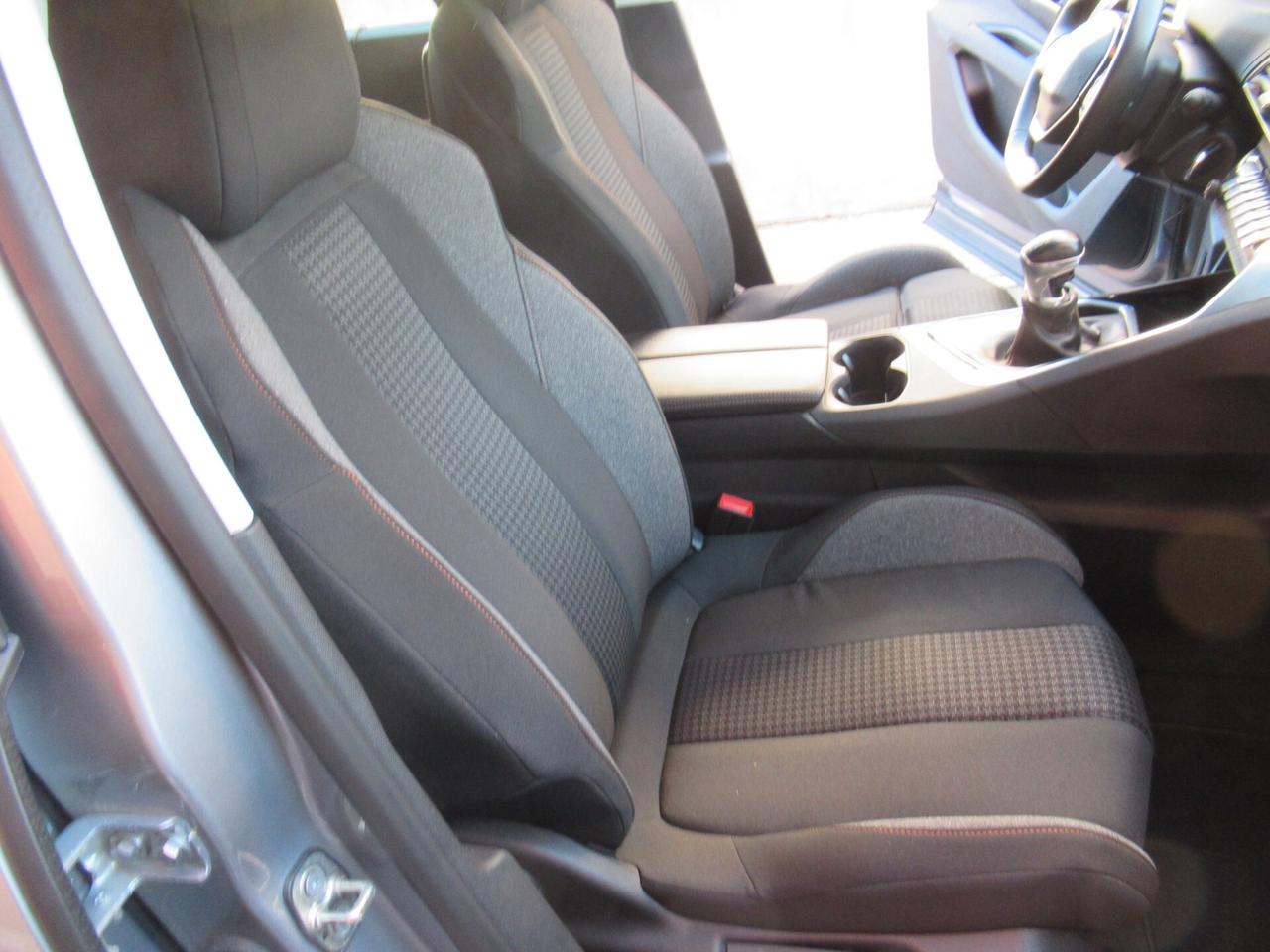 Peugeot 5008 BlueHDi 130 S&S Business