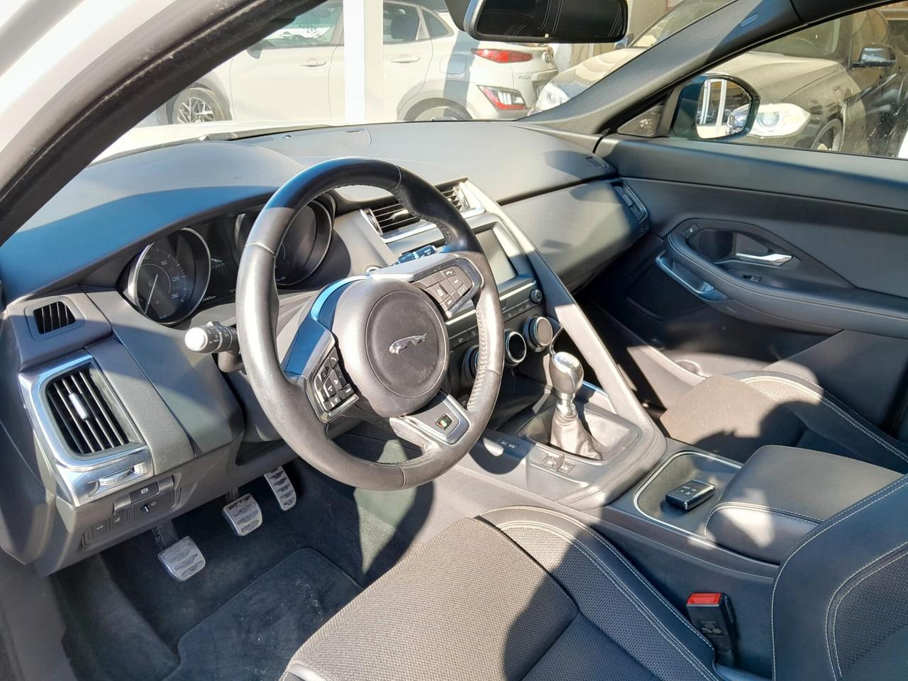 Jaguar E-Pace 2.0D 180 CV AWD R-Dynamic