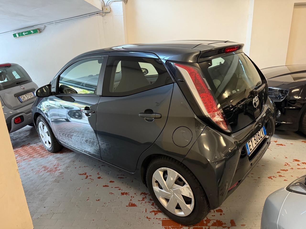 Toyota Aygo 1.0 VVT-i 69 CV 5 porte x-play
