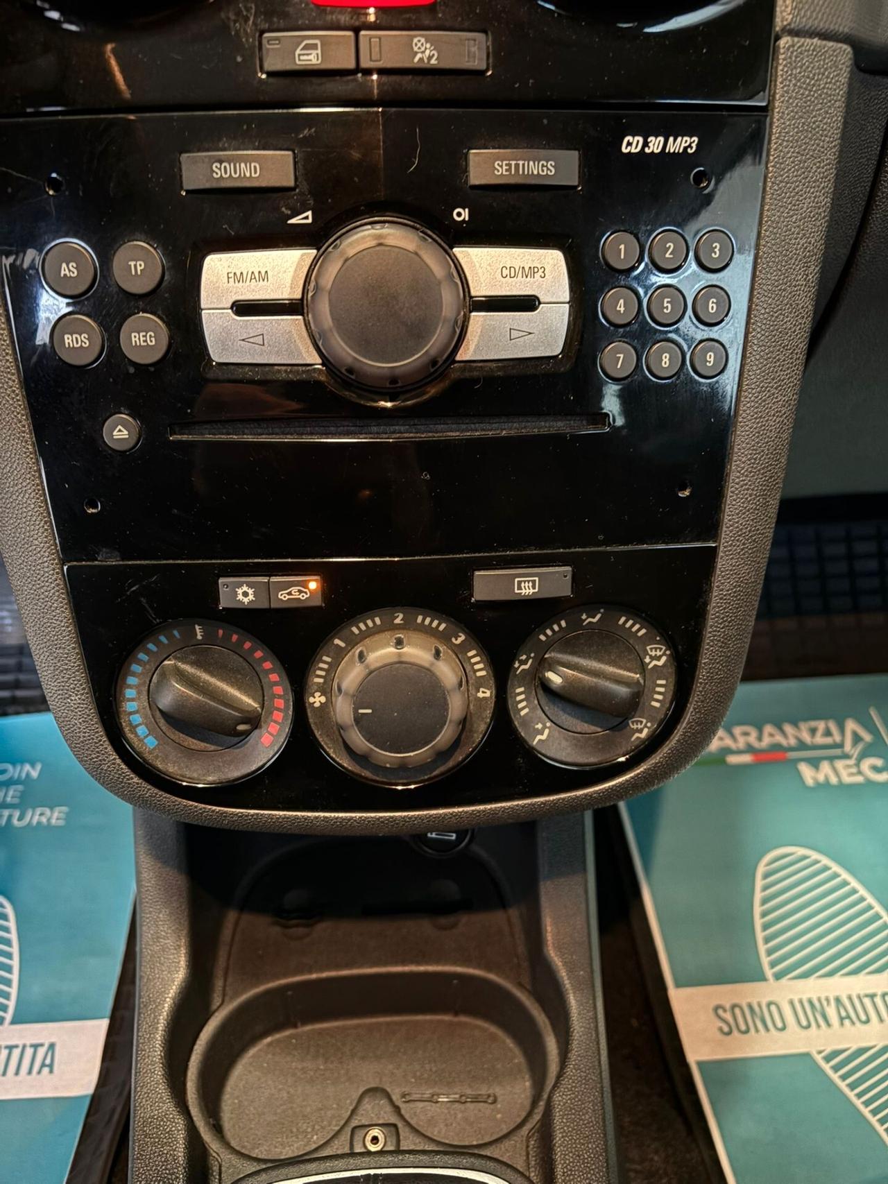 Opel Corsa 1.2 3 porte Club