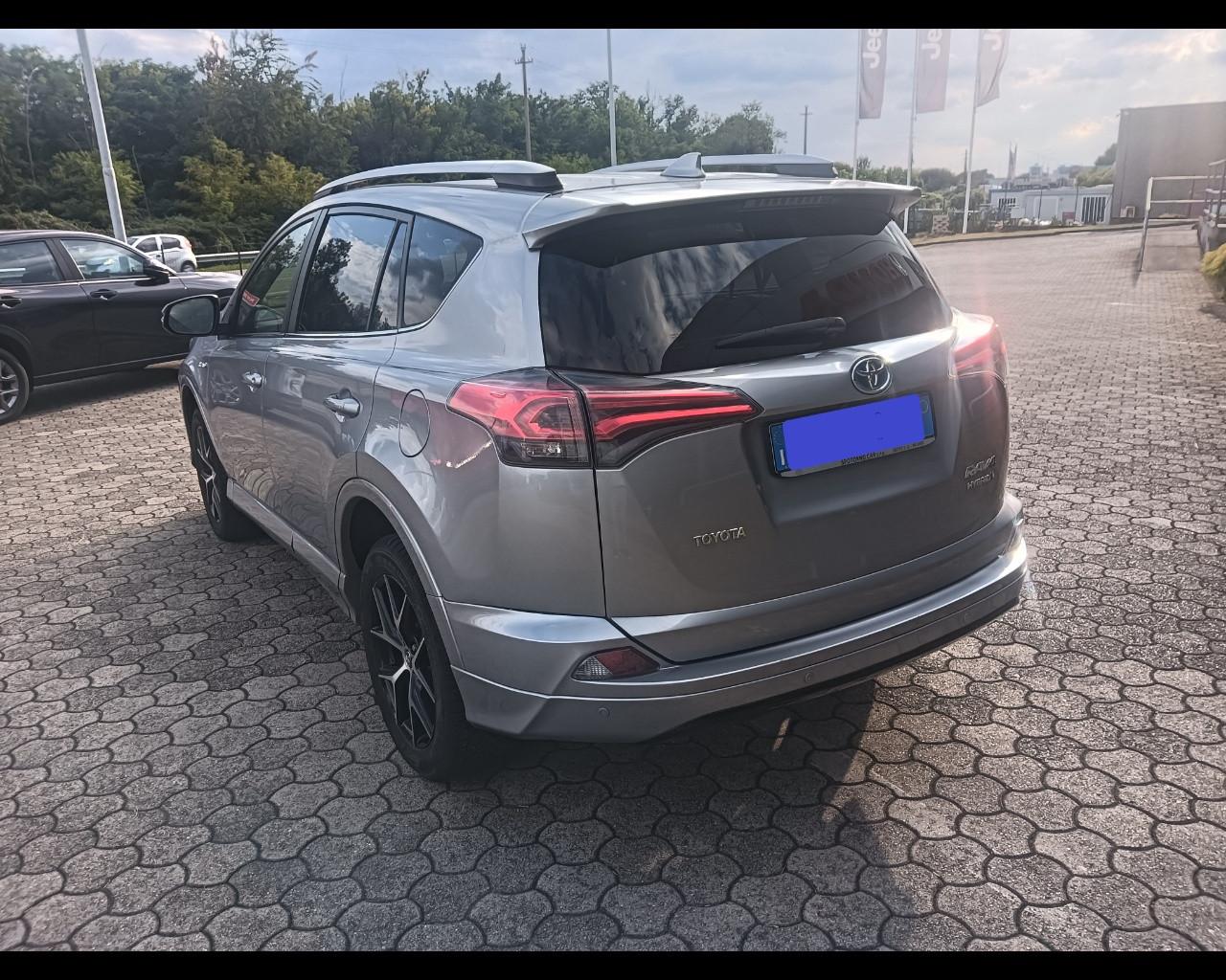 TOYOTA Rav4 IV - Rav4 2.5 vvt-i hybrid Lounge 2wd e-cvt my17