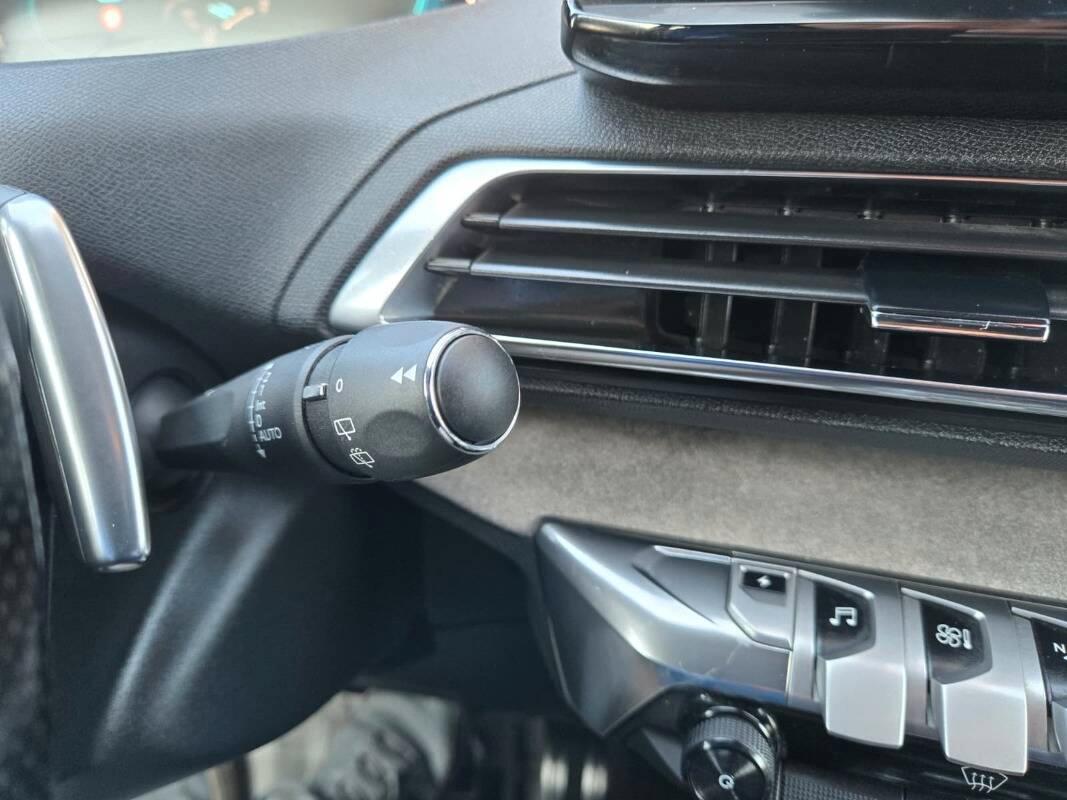 Peugeot 3008 II 1.6 hybrid phev GT Pack 225cv e-eat8