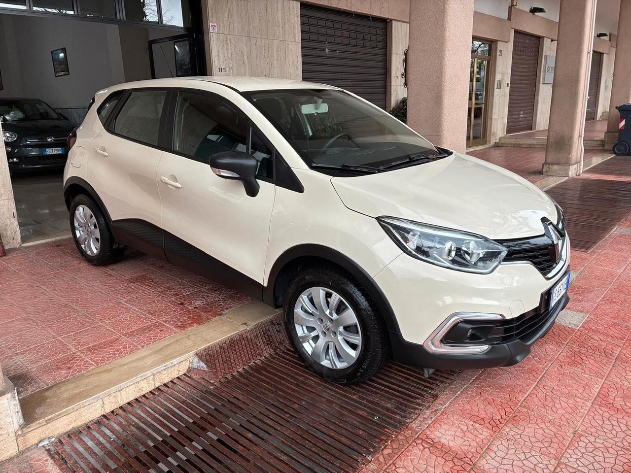 Renault Captur 1.5dCi90CV navi retro perfetta-18