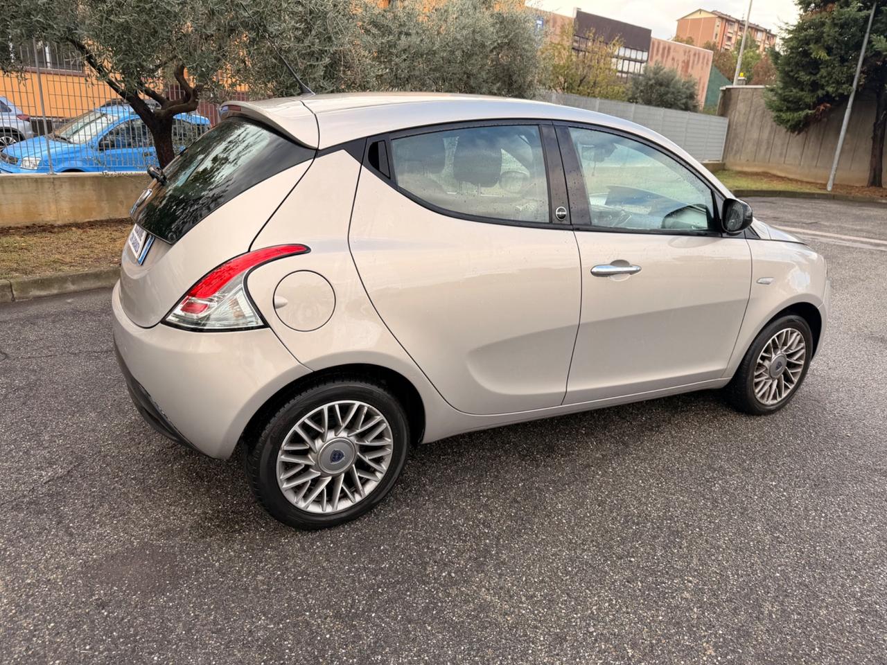 Lancia Ypsilon 1.2 69 CV 5 porte GPL Ecochic Gold