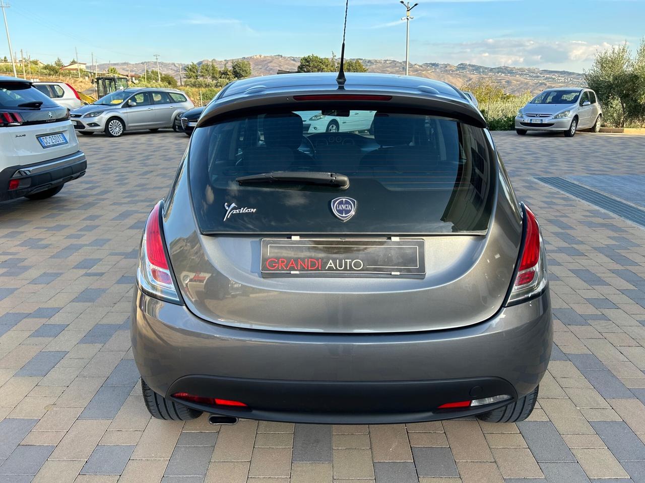 Lancia Ypsilon 1.2 69 CV 5 porte S&S Platinum