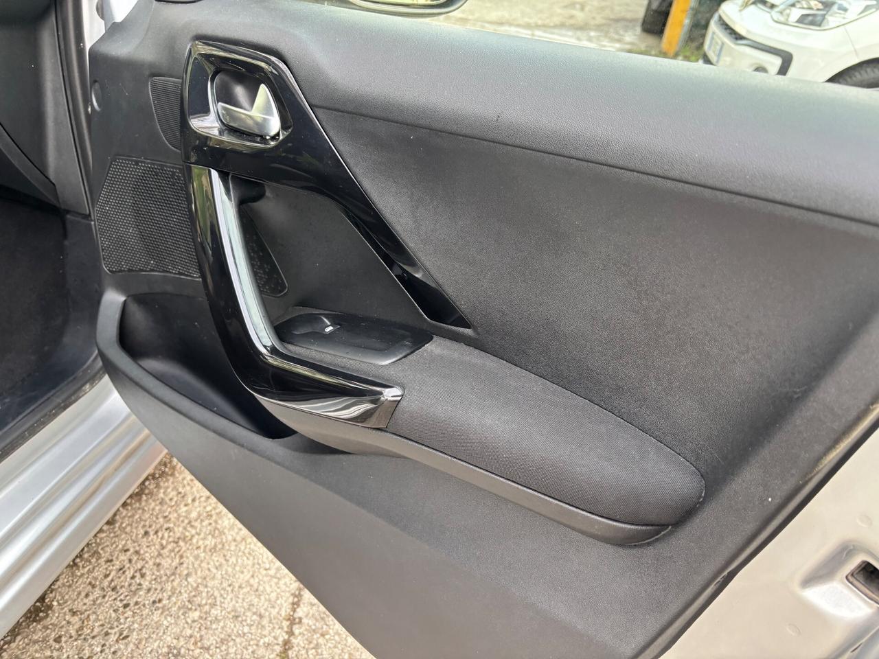 Peugeot 208 1.4 HDi 5 porte Active