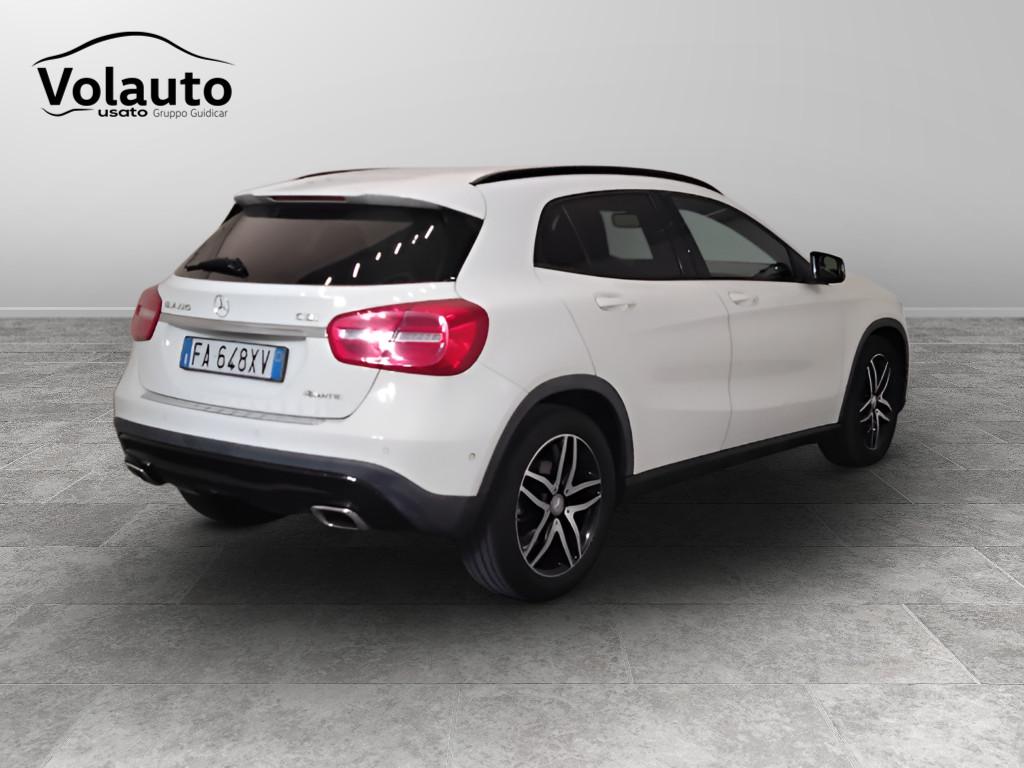 Mercedes-Benz GLA-X156 2014 - GLA 220 d (cdi) Sport 4matic 170cv auto