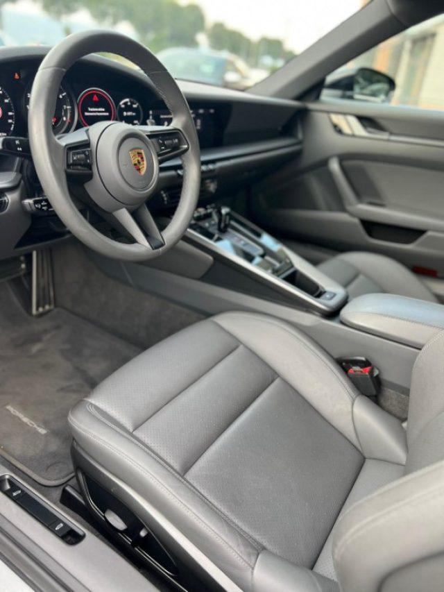 PORSCHE 911 992 Coupè Carrera 4