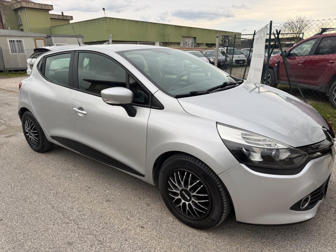 Renault Clio 1.2 75CV 5 porte Wave