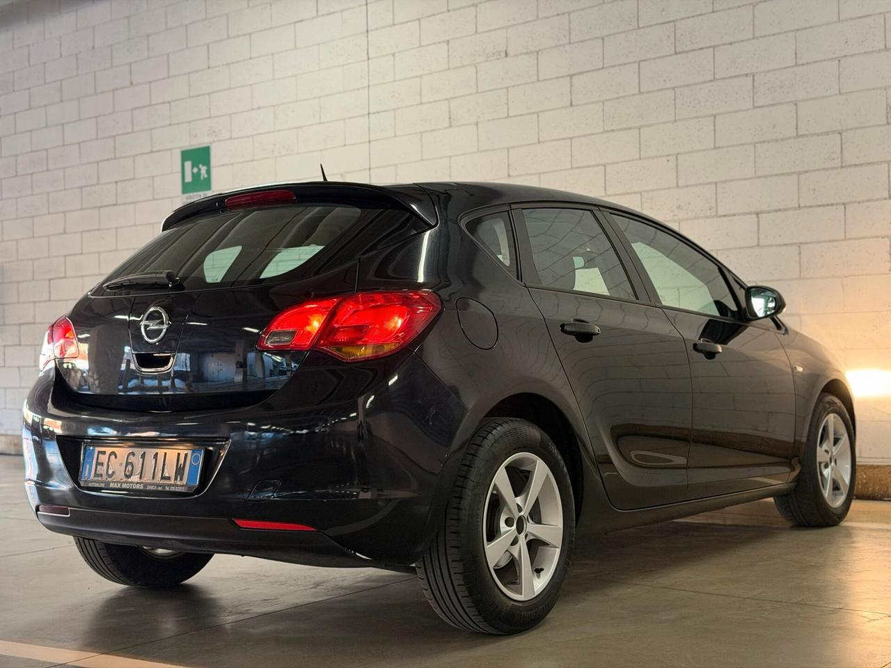 Opel Astra 1.6 16V VVT 5 porte Enjoy