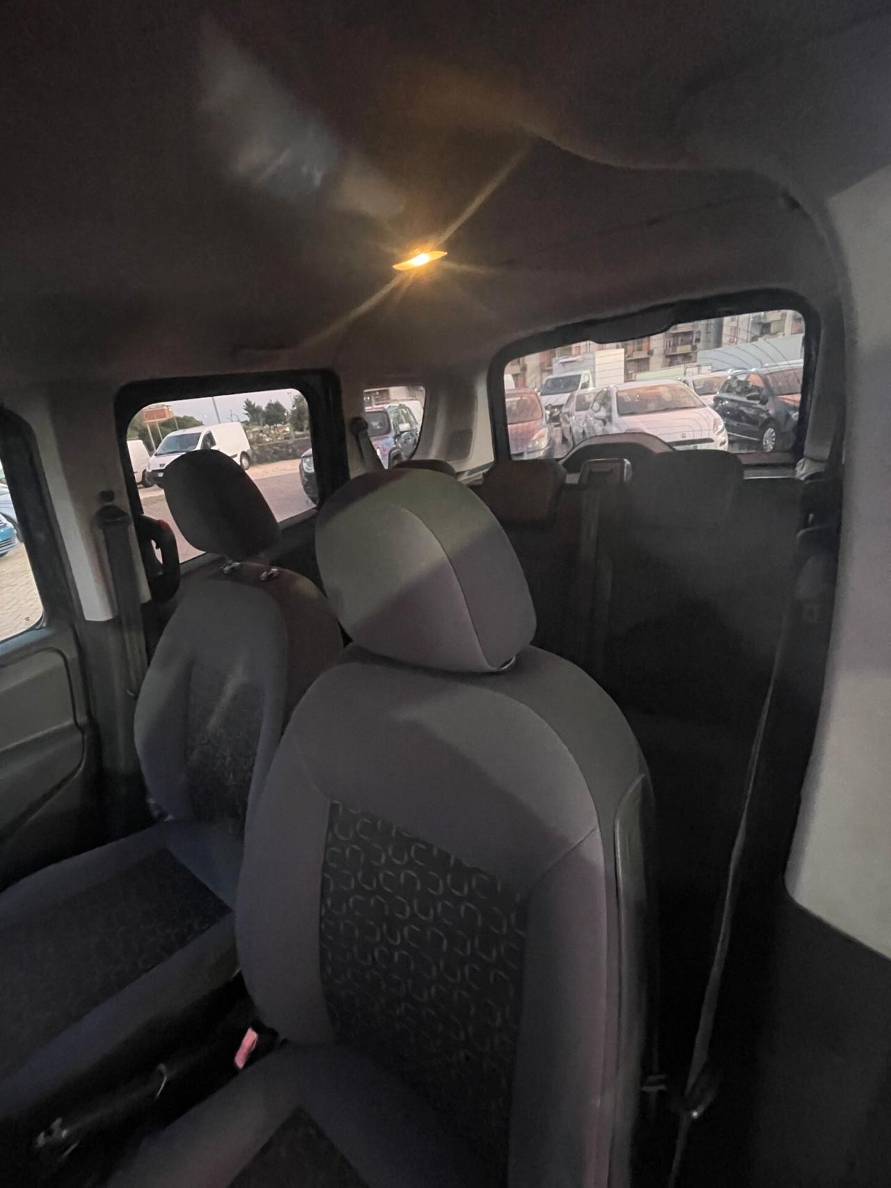 Fiat Doblò 5 posti Diesel (motore rigenerato km0)