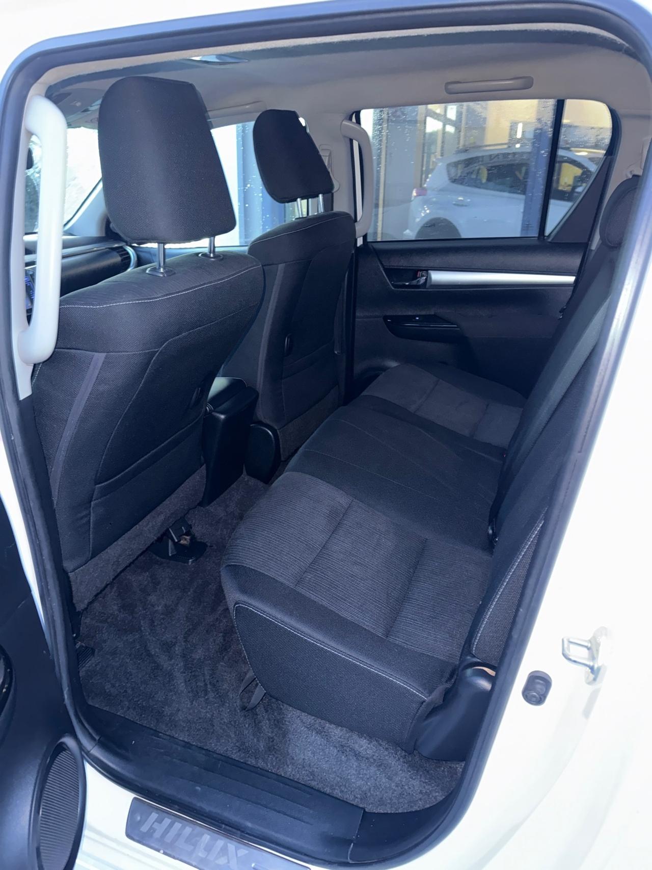 Toyota Hilux 2.4 D-4D 4WD Executive my17" IVA ESP.