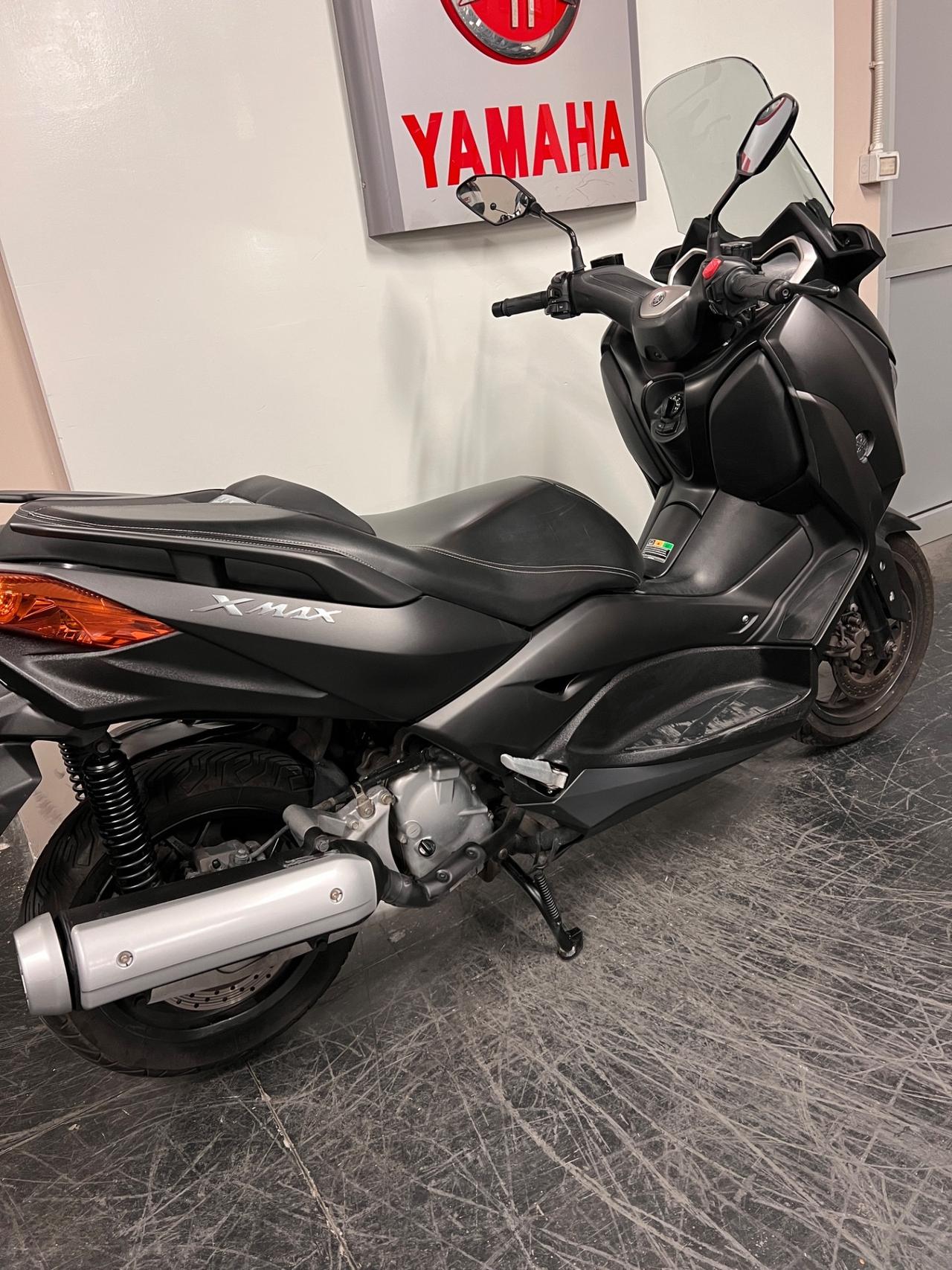 Yamaha X-Max 125