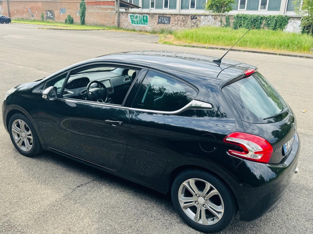 Peugeot 208 1.2 VTi 82 CV Splendide Condizioni