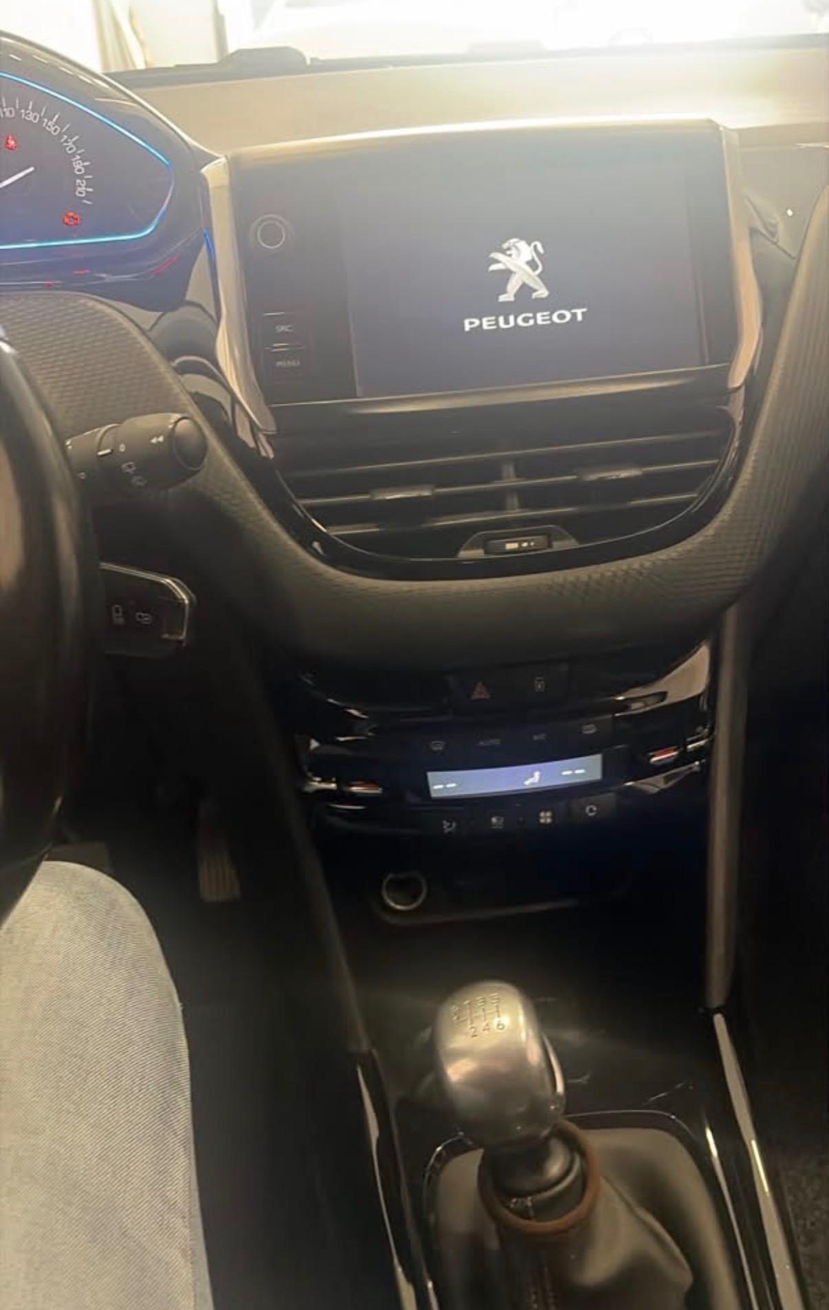 Peugeot 2008 BlueHDi 120 S&S Black Matt Limited Edition