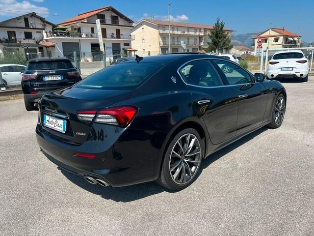 Maserati Ghibli 330 CV MHEV GT