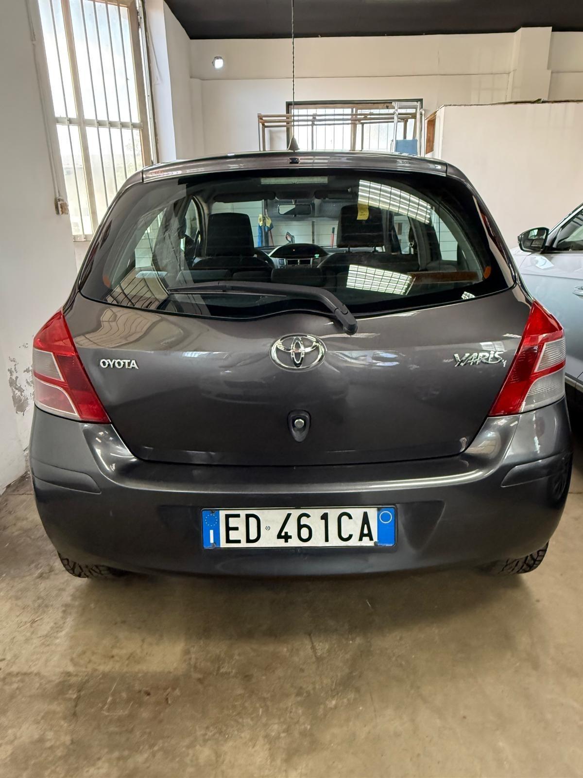 Toyota Yaris 1.0 5 porte Sol