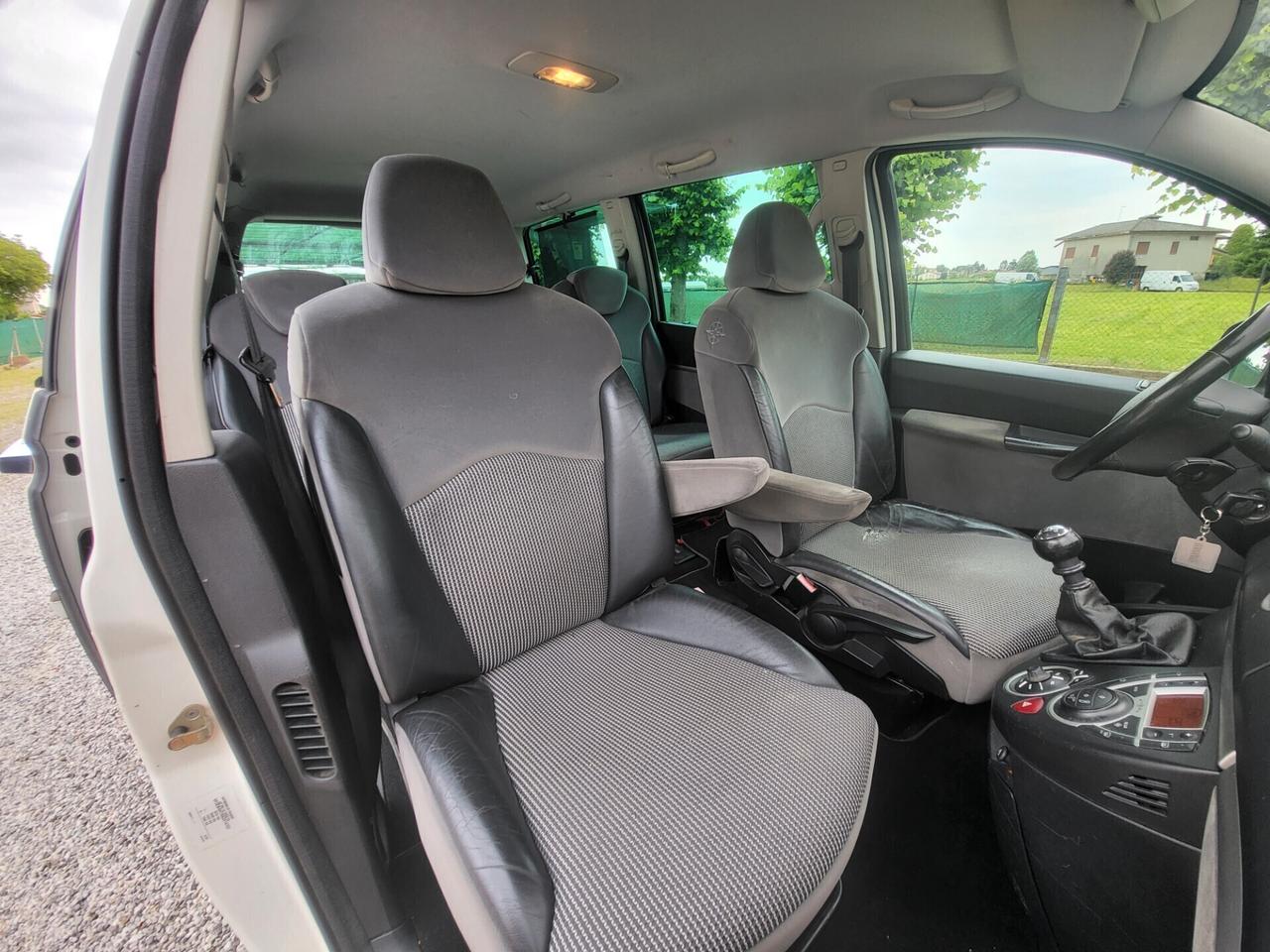 Peugeot 807 2.2 HDi 170CV