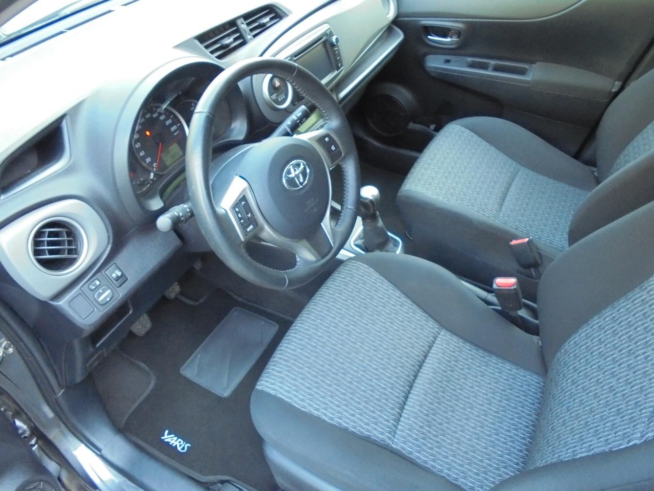 TOYOTA YARIS 1.0 VVT-i 5P ACTIVE – UNIPROPRIETARIO-