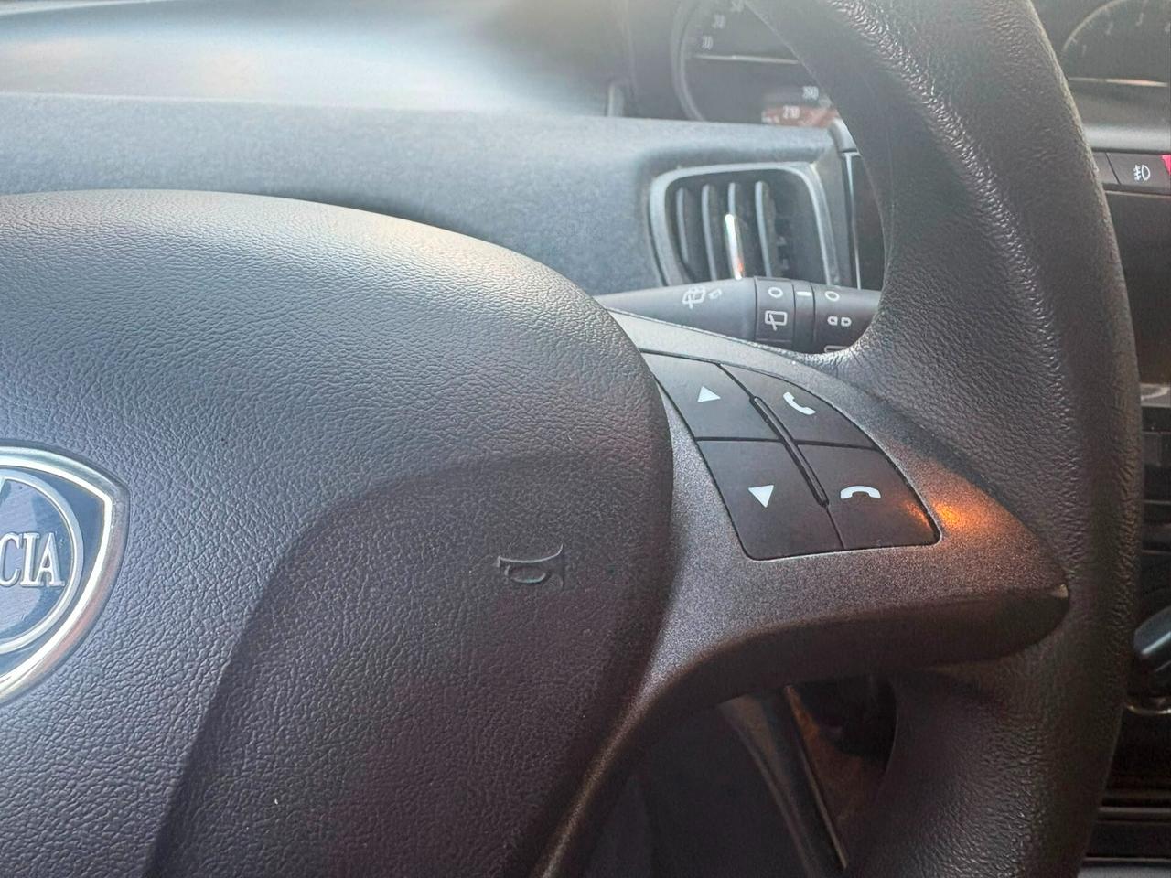 Lancia Ypsilon 1.2 69 CV 5 porte S&S Elefantino Blu
