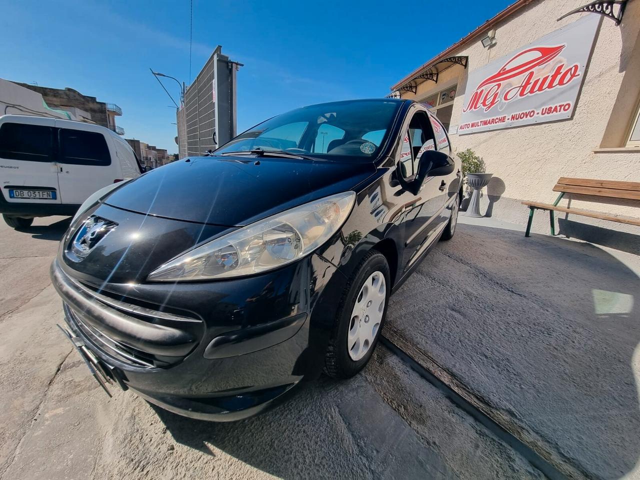 Peugeot 207 1.4 HDi 70CV 5p. XT