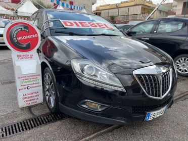 Lancia delta 1.6 diesel cambio automatico 2011