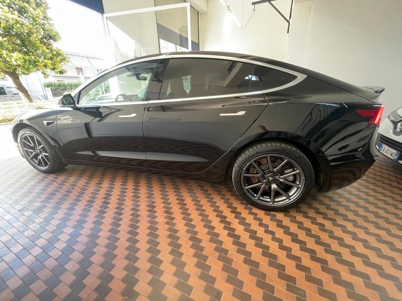 Tesla Model 3 Standard RWD Plus FSD