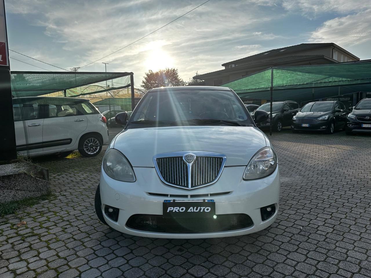 Lancia Ypsilon 1.4 Oro Ecochic GPL