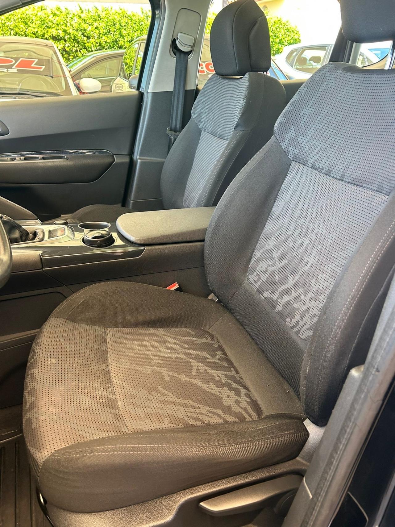 Peugeot 3008 1.6 HDi 110CV Business