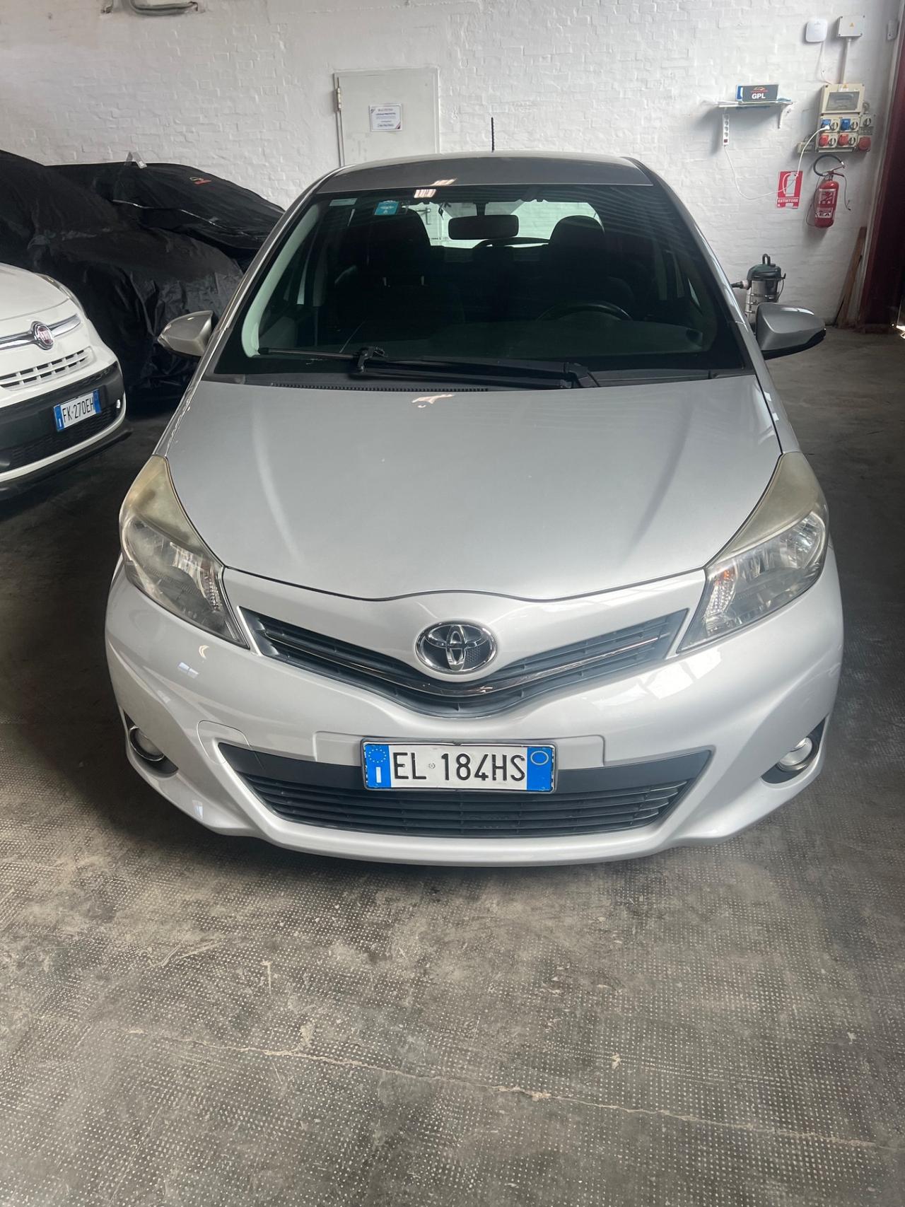 Toyota Yaris 1.3 5 porte Lounge
