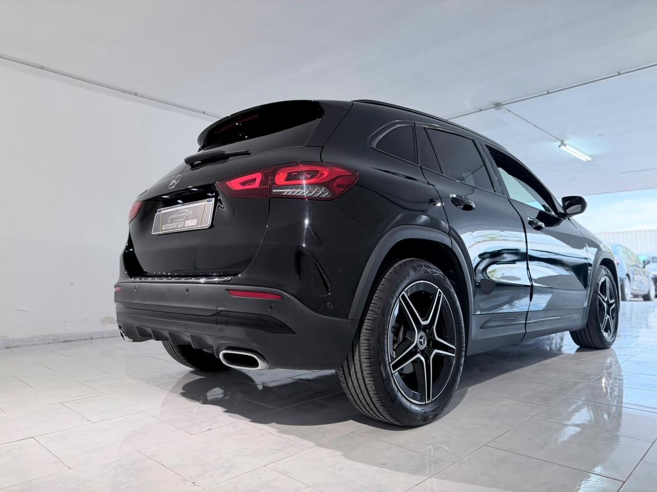 MERCEDES GLA200D PREMIUM IVA ESPOSTA