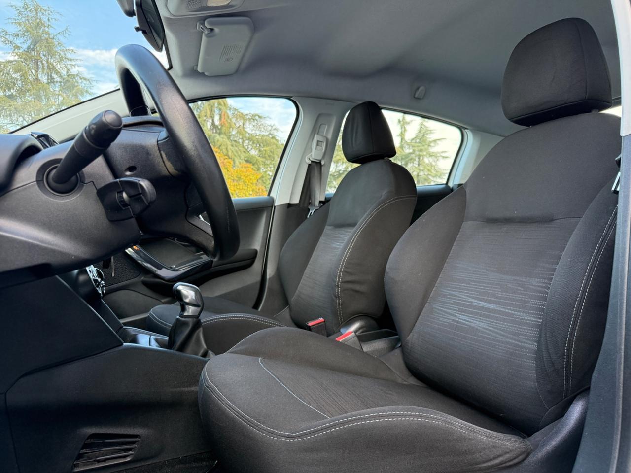 Peugeot 208 1.4 HDi 68 CV 5 porte Allure