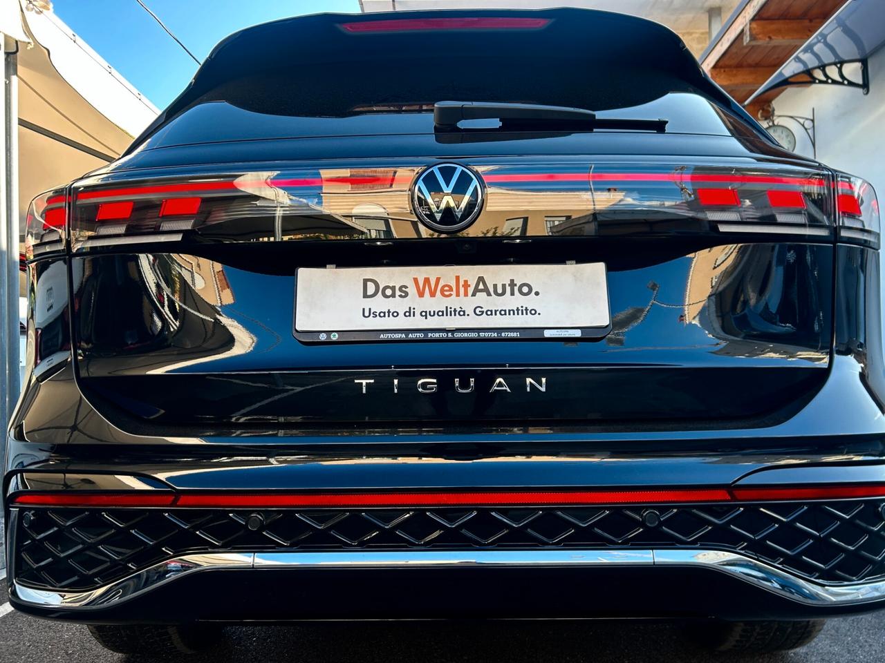 Volkswagen Tiguan 2.0 TDI 150 CV DSG R-Line 2024