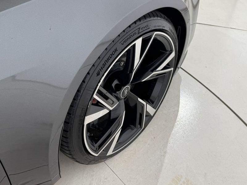 Audi RS6 4.0 quattro tiptronic