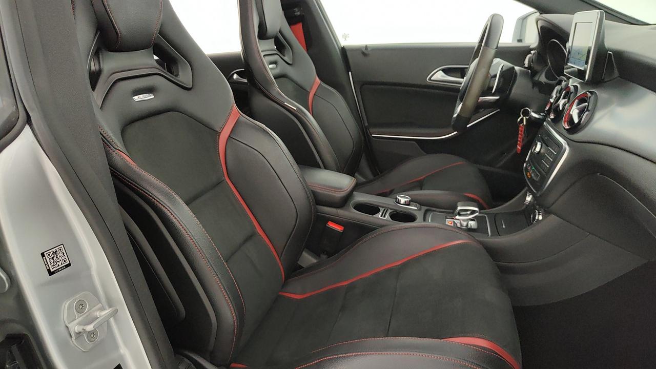 Mercedes-Benz CLA Shooting Brake AMG 45 4matic 360cv auto