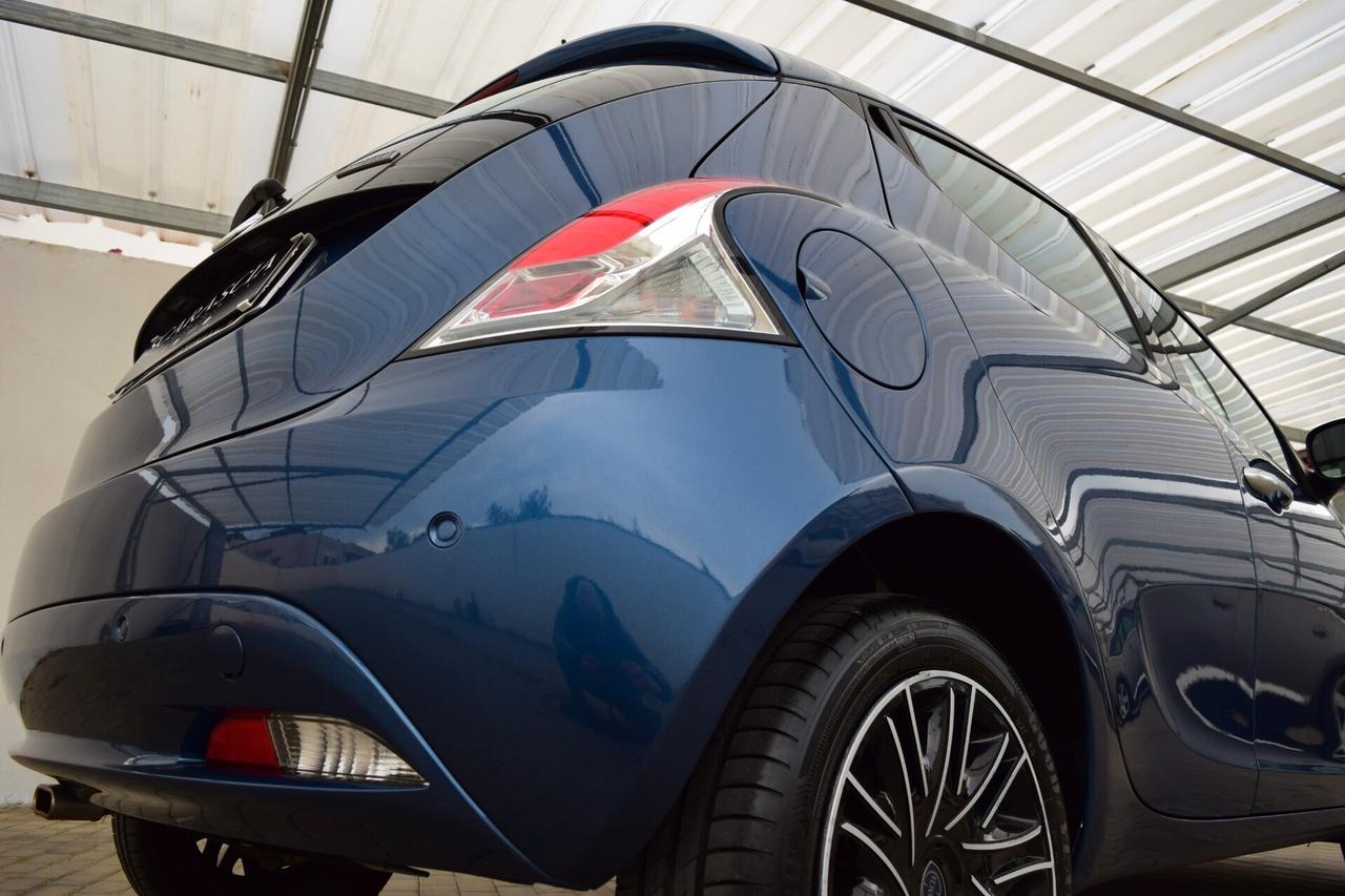 Lancia Ypsilon 1.0 Firefly Hybrid 70 cv Gold