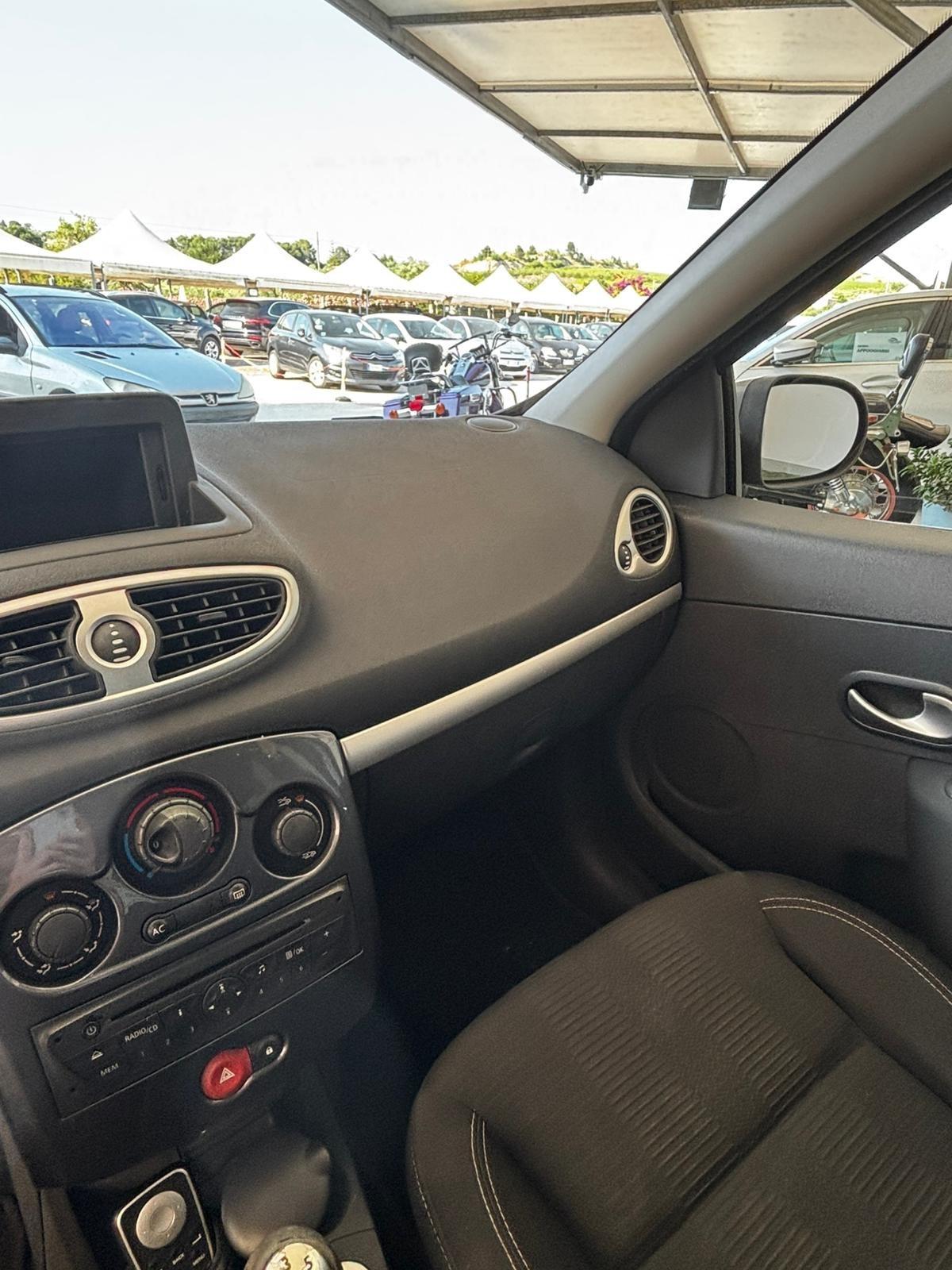 Renault Clio 1.2 16V 5 porte 75CV