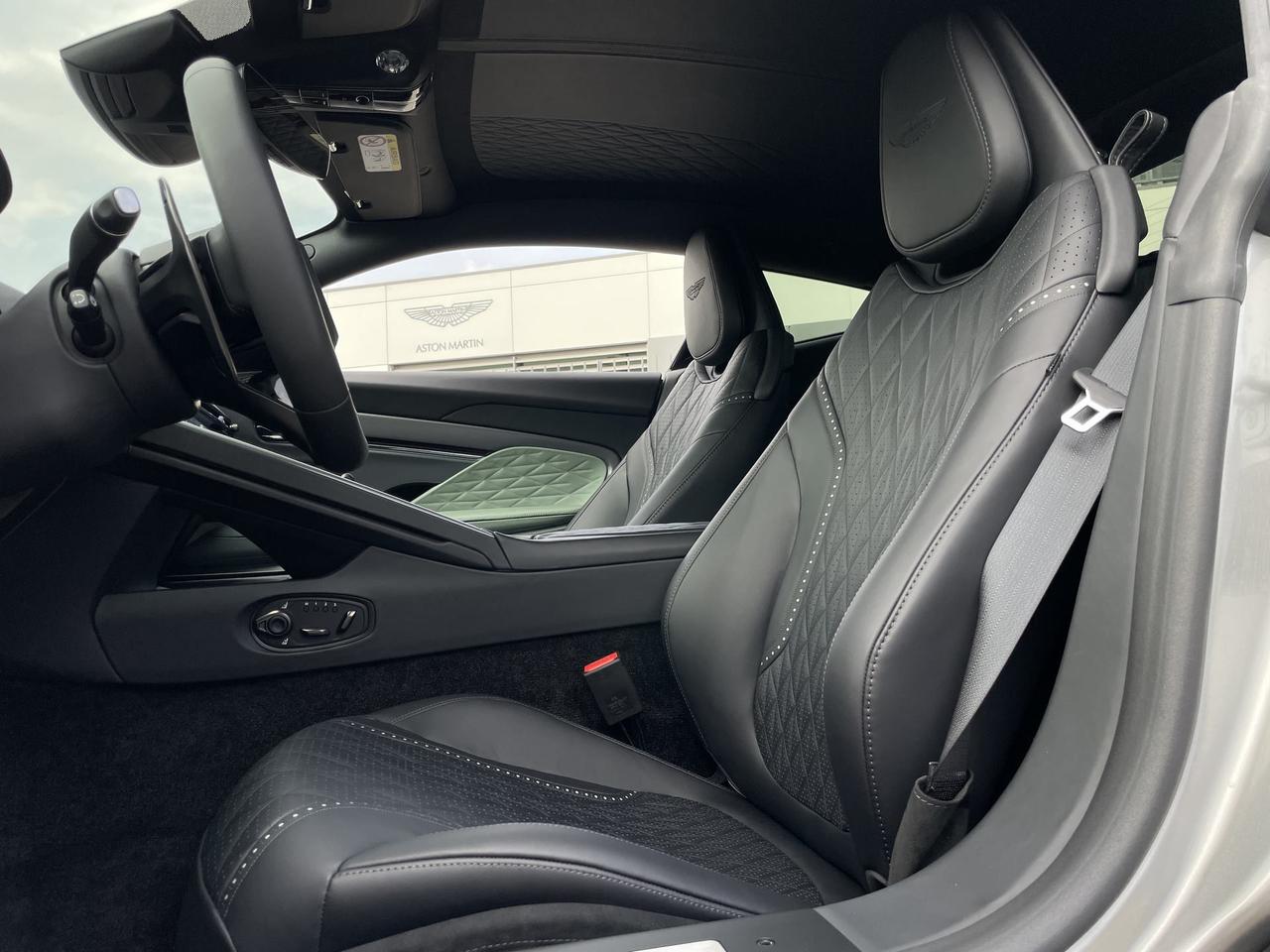 ASTON MARTIN DB12 Coupe 4.0 V8 auto