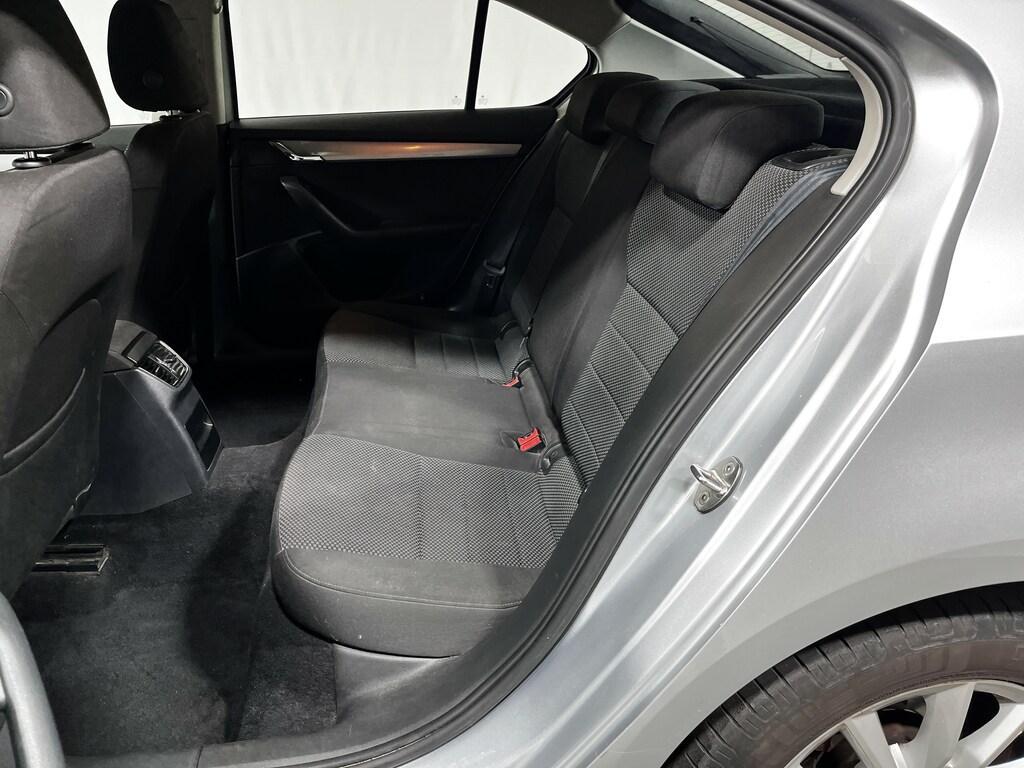 Skoda Octavia 1.6 tdi CR Ambition 105cv