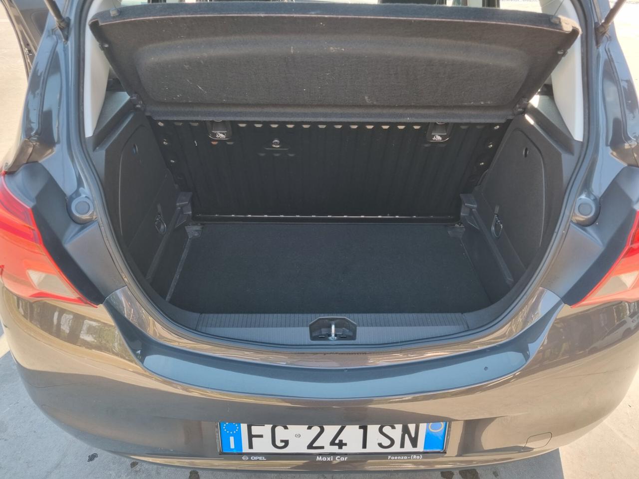 Opel Corsa 1.4 90CV GPL Tech 5 porte Innovation