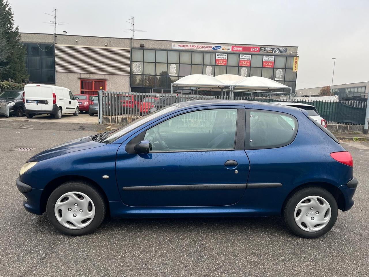 Peugeot 206 1.1 3p. XR