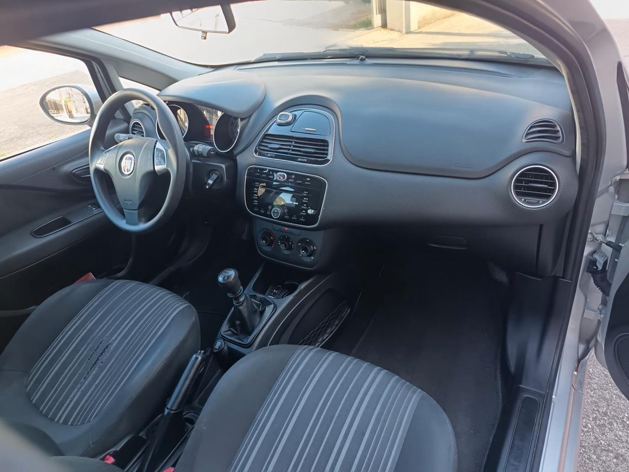 Fiat Punto Evo 1.4 Benz 2011 km originali...