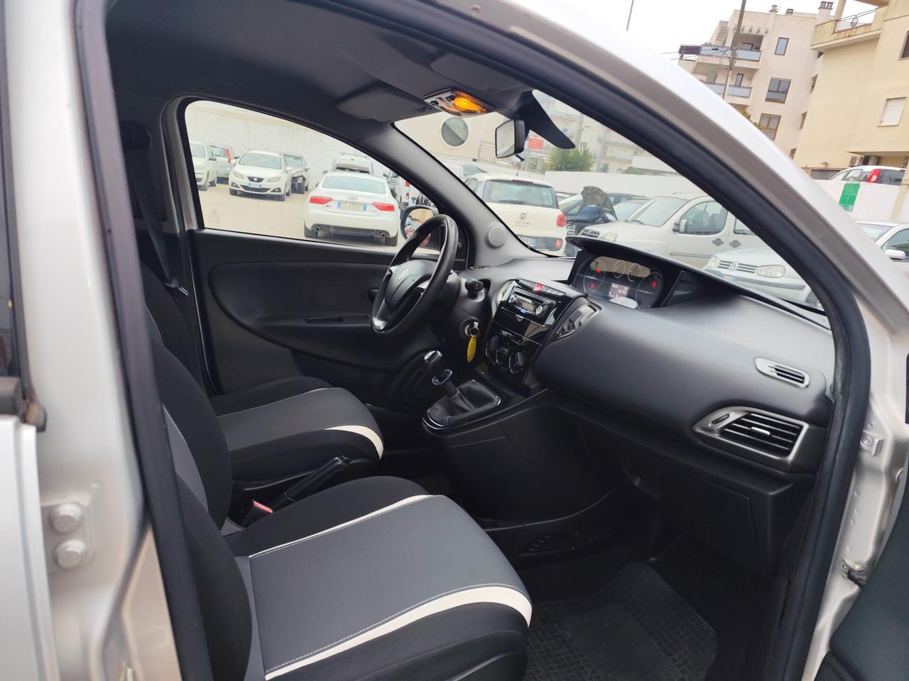 Lancia Ypsilon 1.2 69 CV 5 porte GPL Ecochic Elefantino