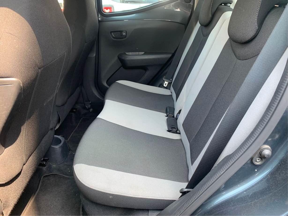 Toyota Aygo 1.0 VVT-i 69 CV x-play NEOPATENTATI