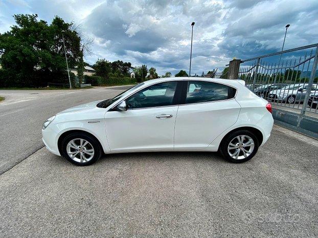 ALFA ROMEO Giulietta 2.0 MTJ 140 CV DISTINCTIVE